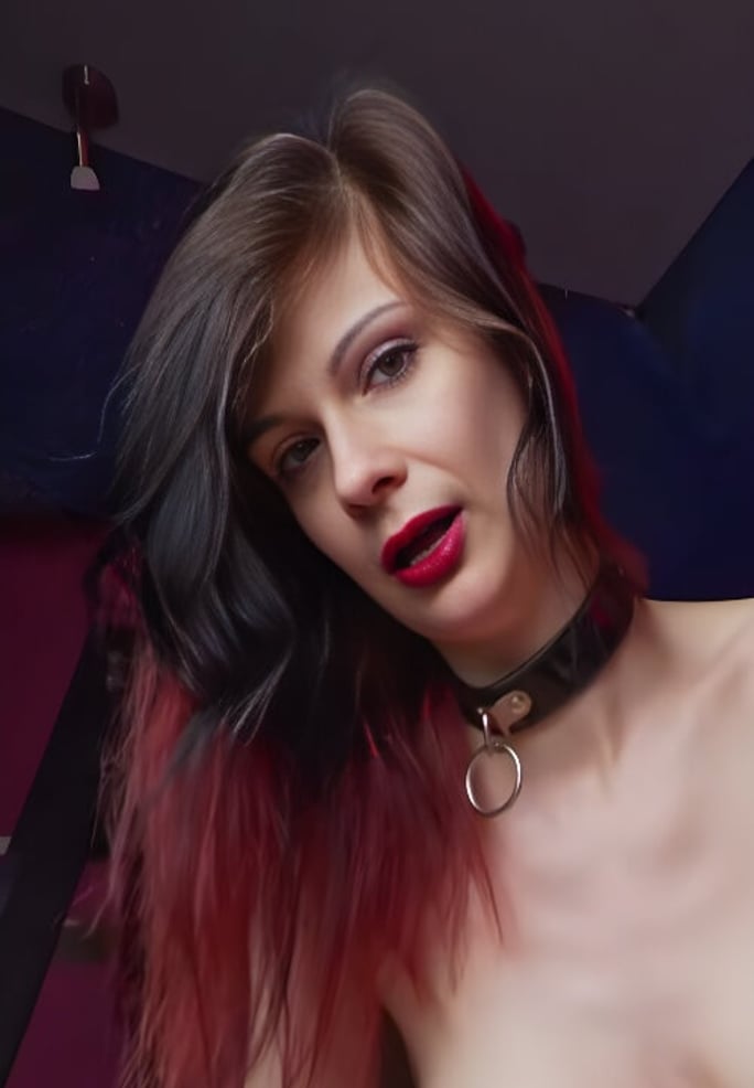 Molli Nightheart VR